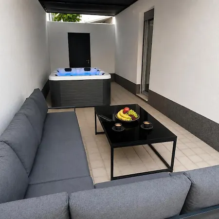 Huge Garden Cozy With Jacuzzi Appartement *